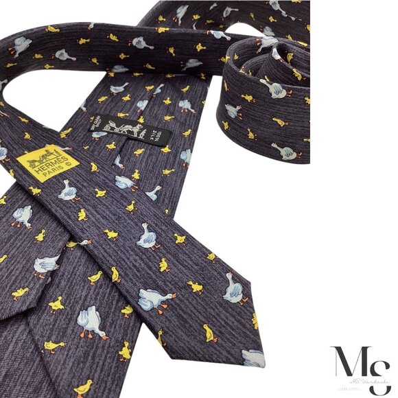 HERMES PARIS 7595 SA Dark Gray Duck and Duckling Silk Tie France W: 3.5" EX CD - Picture 4 of 7